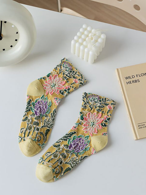 5 Pairs Women Vintage Flower Jacquard Mid-calf Socks